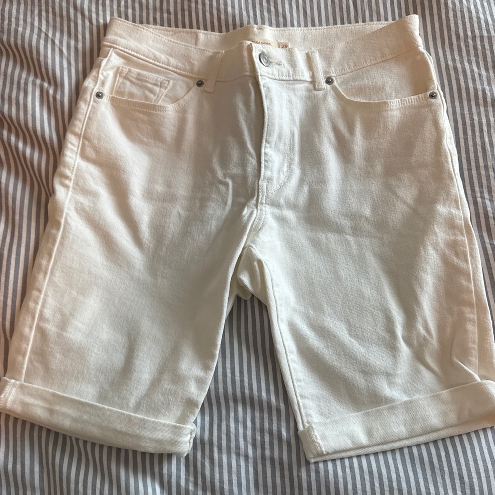 Levi's Cream Women's Shorts